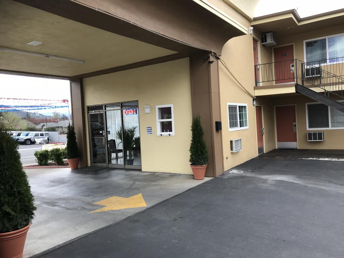 Sunset Inn Grants Pass Luaran gambar