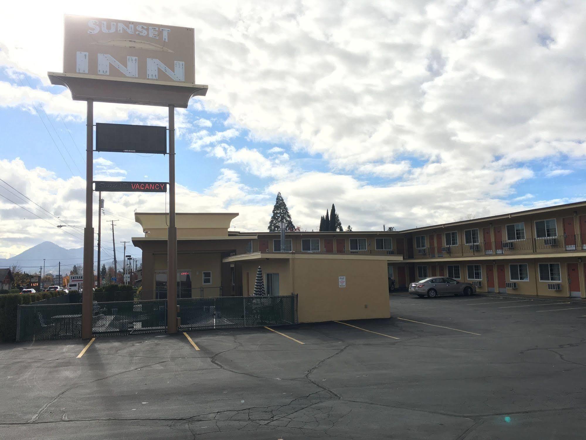 Sunset Inn Grants Pass Luaran gambar
